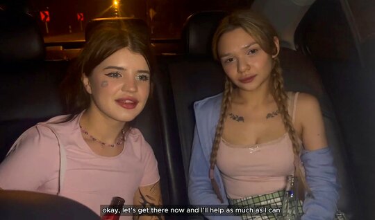 Русские сучки дружно порадовали парня двойным минетом